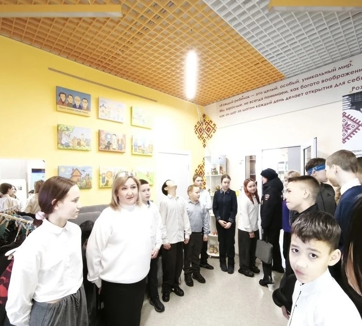 «Библиотека как маяк для подростков» - встреча экскурсия в ТОП «Поток» (Центральная детская библиотека)