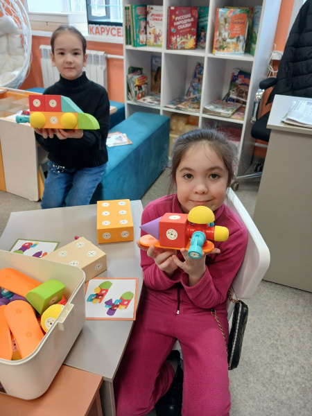 Игротека «Творим с LEGO»( Центр.дет.б-ка им. Розы Шевлеби)