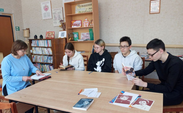 Литературный урок  «Зеркало чувашской души» (Малоянгорчинская с/б)