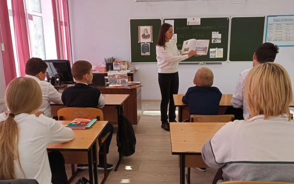 Страничка истории По страницам прошлого: строительство Сурского рубежа в Вурманкасинской сельской библиотеке