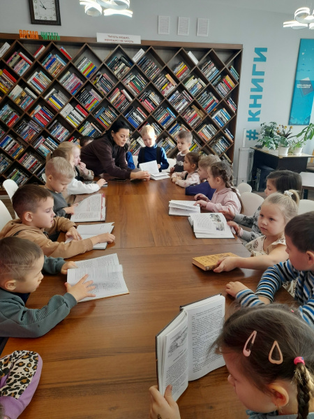 Час истории «Эхо блокады в детских сердцах» (Центральная б-ка)