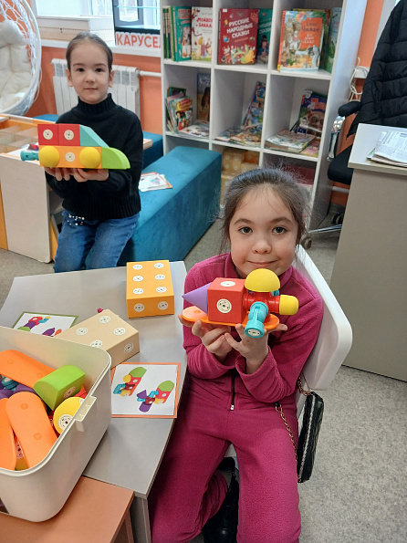 Игротека «Творим с LEGO»( Центр.дет.б-ка им. Розы Шевлеби)