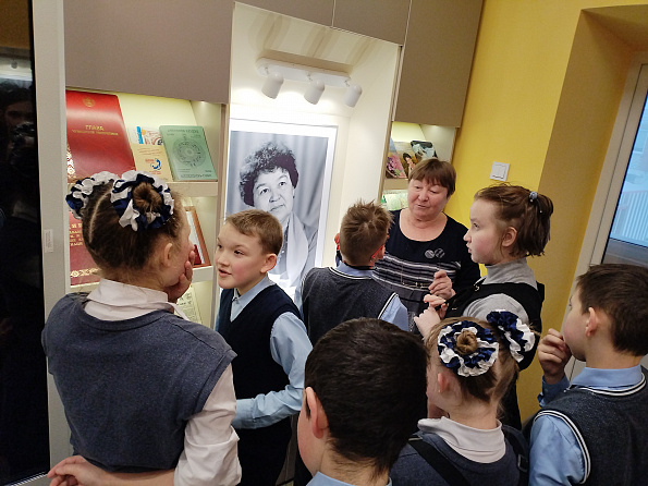 Экскурсия по детской библиотеке (Центральная дет.б-ка)