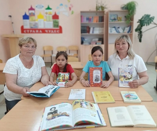 Литературный час "По дорогам пушкинских сказок" (Богатыревская с/б)