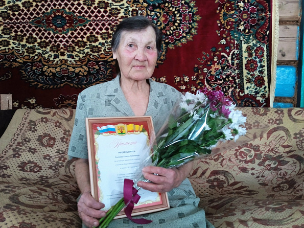 Час поздравления «Старейшей читательнице – 90 лет» (Булдеевская с/б)