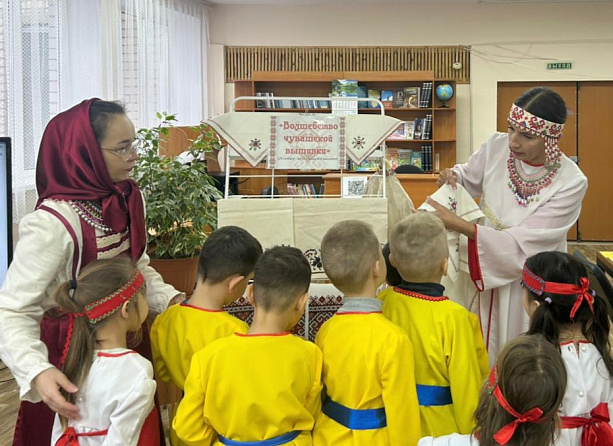 Увлекательное занятие «В стране чувашских узоров» (Вурманкасинская с/б)