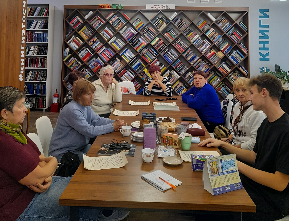 «Огонек» собирает друзей: встреча, посвященная юбилею Н.П. Курбатова (Центральная б-ка) «Огонек» собирает друзей: встреча, посвященная юбилею Н.П. Курбатова (Центральная б-ка)